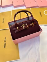 شنط ميو ميو درجه اولى مع الملحقات