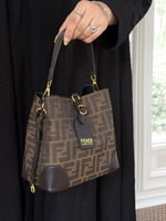 شنط فندي مستر درجه اولى ملحقات علبه مع اسكارف