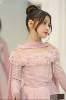 فستان "سوان وايت" الفاخر إطلالة ناعمة /مدة الطلب ا...