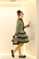 فستان بناتي يتكون من 3قطع فستان +شنتا+ شباصه/مدة ا...