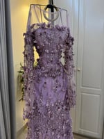 وصل حديثآ الخامه / الا مطرز ورود مع خرز وترتر المق...