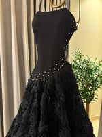 فستان سهره الخامه: الصدر باربي مطرز خرز + تل مورد...