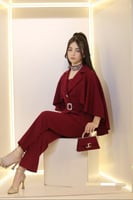 طقم بناتي للعمر المحير يتكون من جاكيت .بنطلون .شنت...