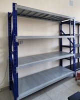 رفوف تخزين متوسطة التحمل فضي وأزرق 200x200x60 سم