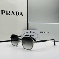 نظارة برادا الترند