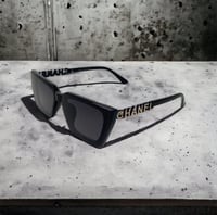 نظاره شانيل بدون ملحقات