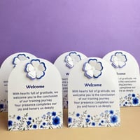 كرت طاولة | تصميم ازرق