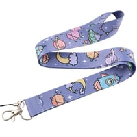 تعليقة الفضاء البنفسجي