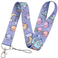 تعليقة الفضاء البنفسجي