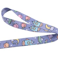 تعليقة الفضاء البنفسجي