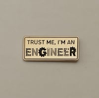 بروش ثق بي أنا مهندس | لون ذهبي