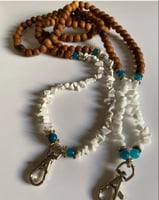 تعليقة بطاقة ( لون بني بماربل أبيض)