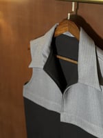 سديري اسود مع رمادي مقلم