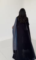 عباية مخمل أسود بشال كشميري ثابت