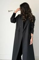 عباية نسائية بليزر لون أسود من قماش لينن