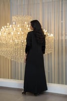 عباية تفاصيل لمسة مخملية