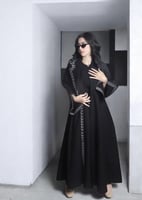 عباية نقش بتصميم مميز