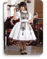 فستان بناتي أبيض بتصميم تراثي