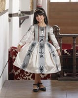 فستان بناتي بإضافة السدو التراثي