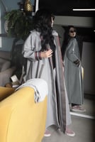 عباية السدو الشتوية – فخامة الجوخ الرمادي