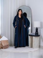 عباية خطّ الفخامة الكحلية