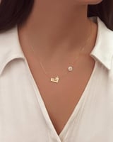 سلسلة حرف بلمسة ذهبية فريدة