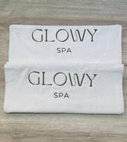 مناشف مع تطريز