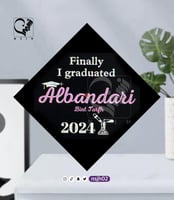 قبعة تخرج مع التطريز