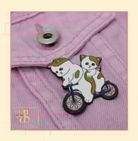 بروش قطتين في دراجة Two Cats on a bike Brooch