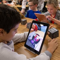 مكعب الواقع المعزز Merge cube