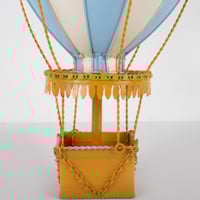 تحفة حديدية بشكل منطاد