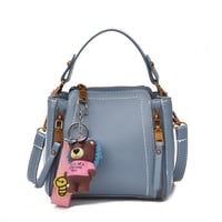 حقيبة بتصميم أنيق-الالوان /أزرق-أبيض-وردي-أسود