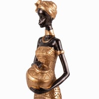 مجسم فني بملامح افريقية