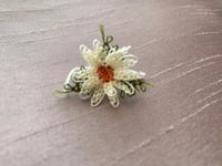 اكسسوار الورد المطرز