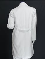 بالطو ابيض موديل رقم (2)