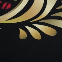 لبادة لون ذهبي