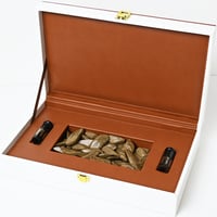 علبة جلد فاخرة ( أوقيتين وربعين تولة ) فارغة