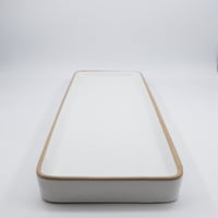 طبق ابيض مطفي