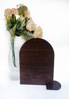 اكريلك خشبي بني مع قاعدة مقاس 25 * 18 سم