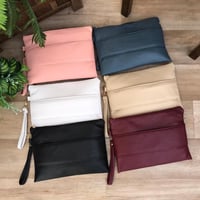 شنطة يد باوتش جلد محبب ذهبي 30 * 22 سم