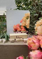 ستاند خشبي لالواح الاكريليك 7 سم