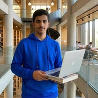 بلوفر ازرق قطن فاخر سادة