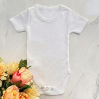 بربتوز أطفال قطن عضوي كم قصير - قطعة واحدة أساسية