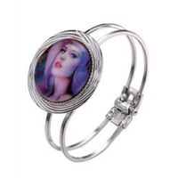 سوار معصم فضي قابل للتخصيص بالصور بالتسامي