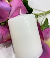 شمعة اسطوانية بيضاء للديكور المنزلي - 5.5x7 سم ساد...