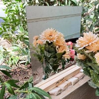 مرايا زجاج مقاس 30 * 30 سم مع ستاند خشبي