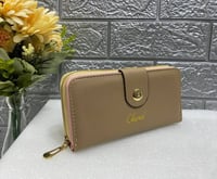 شنطة يد جلد نسائي طباعة فينيل بني خشبي