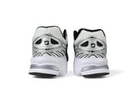 نيوبالانس V8