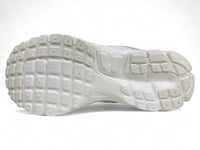 نايك ايرزوم ابيض