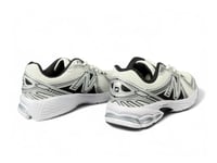 نيوبالانس V8